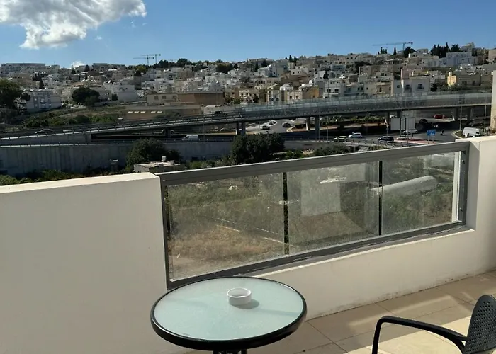 Large Penthouse In Cenrtal Area